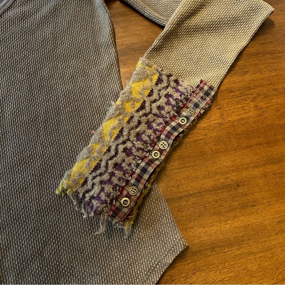 Free People Art School Button Cuff Thermal Green Long Sleeve V-Neck size Small - Picture 2 of 7